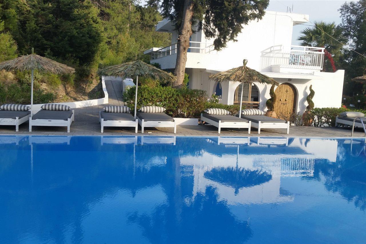 Pine Trees Art Hotel Ixia  Esterno foto